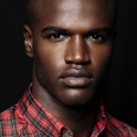 Lee más sobre el artículo Joven negro masculino guapo