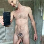 Lee más sobre el artículo Mi padre se hace un selfie desnudo